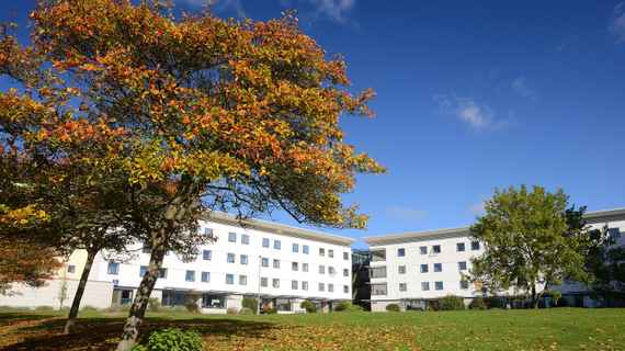 Accommodation Nelson Court External